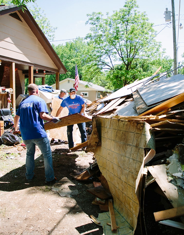 Disaster-Relief-Working