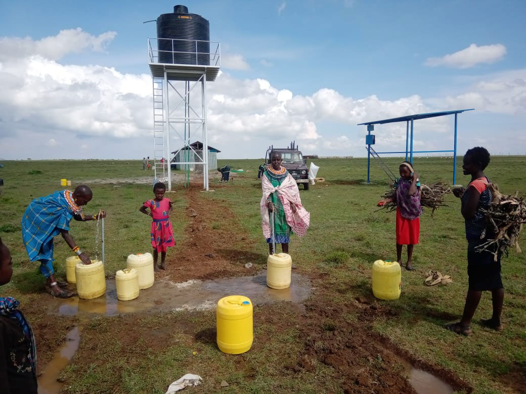 Villagers get clean water in Kenya