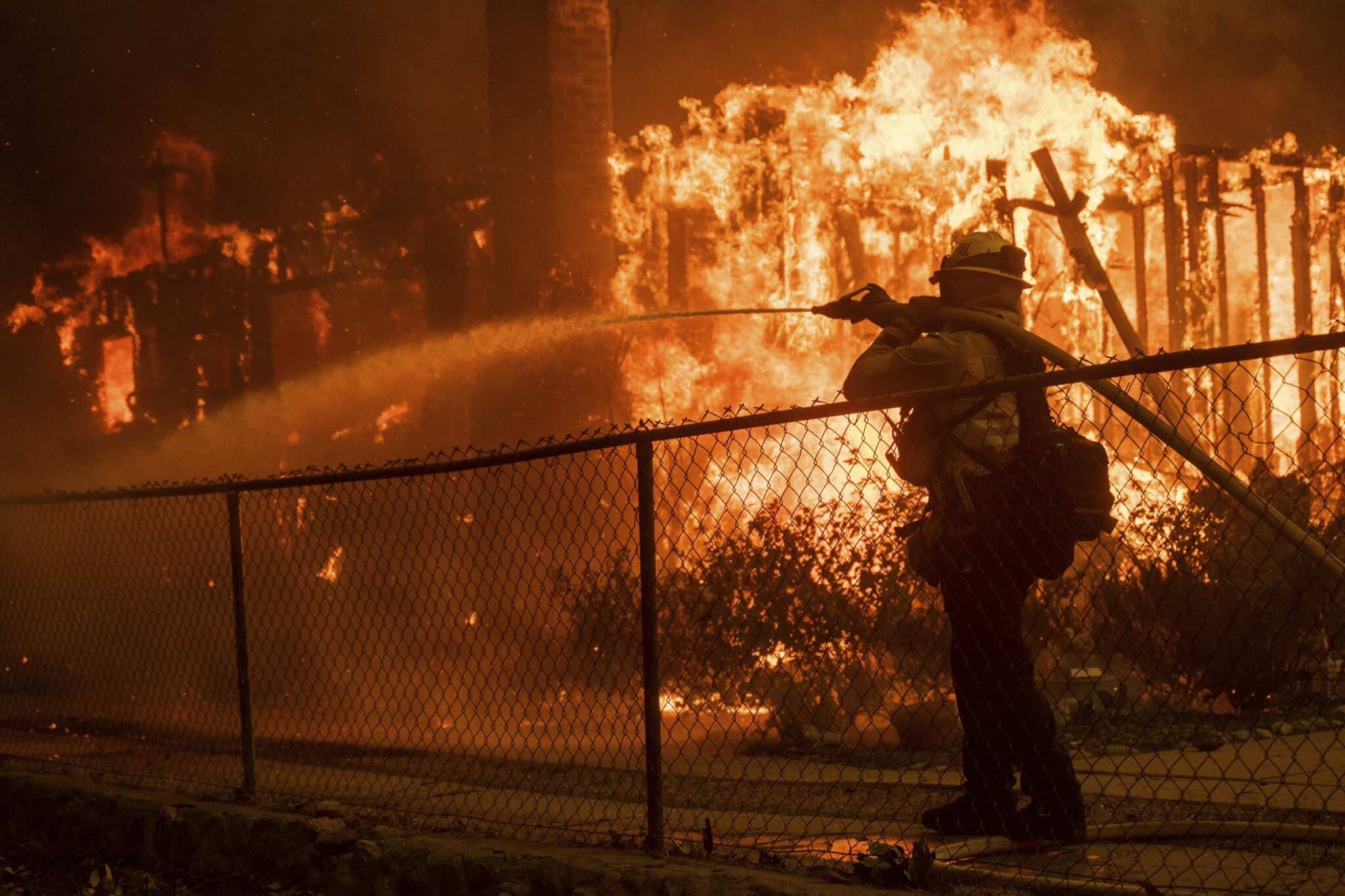 Largest Wildfires in U.S. History [2025 Update]