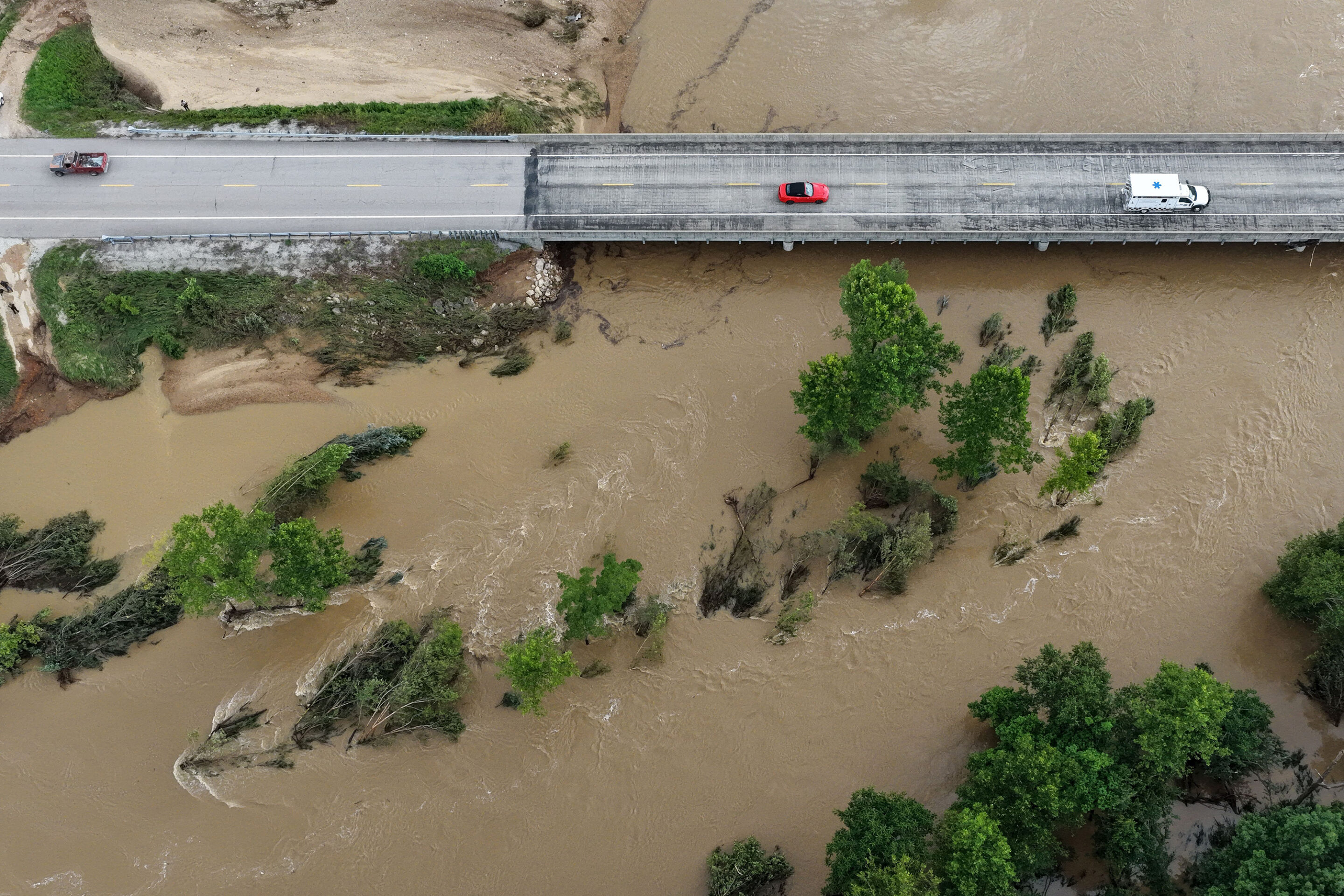 July 11, 2026, Centerville, Mo, USA: A bridge remains open on Missouri State Highway 21 over the Black River as water rises due to flash flooding in Centerville, Missouri, and the surrounding region on Friday, July 10, 2026. (Credit Image: © Liz Rymarev/St. Louis Post-Dispatch via ZUMA Press Wire)